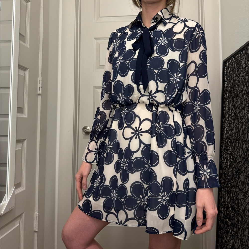 Ivonne Floral White/Navy Blue Dress